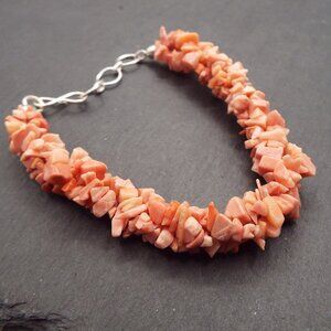 PINK SALMON CORAL REEF CHIPS TWISTED 3 STRAND 7" L. SILVER BRACELET D1